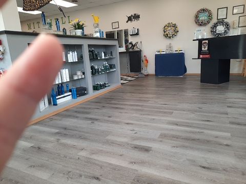 Head Shed, beauty salon in Clinton, IA